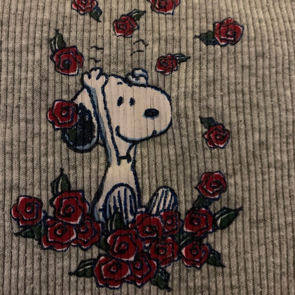 ✨ADORABLE Snoopy tank top✨ - Picture 4 of 5